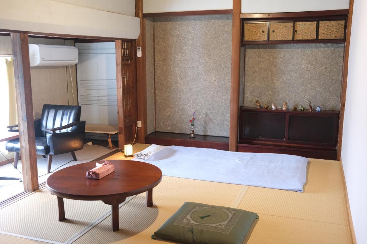 Guesthouse Kojiya 暮らしをつくる宿 旧糀屋 Fukutsu Екстер'єр фото