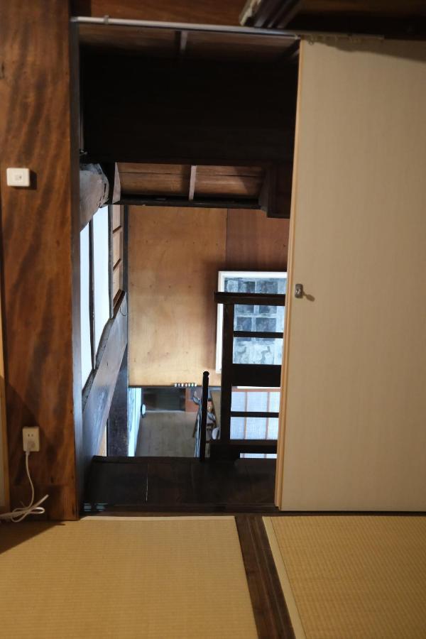 Guesthouse Kojiya 暮らしをつくる宿 旧糀屋 Fukutsu Екстер'єр фото